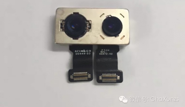 iPhone dual camera module