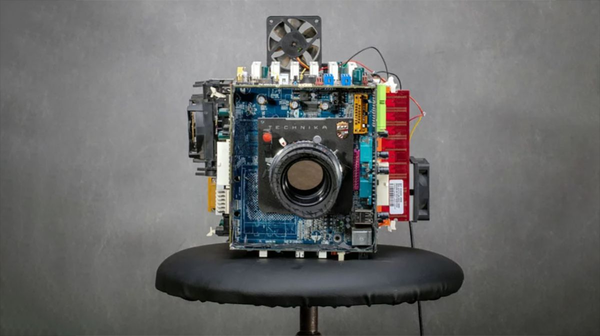 Fotograaf verandert 20 jaar oude kapotte computer in werkende camera ...