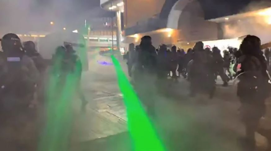 Lasers voorkomen dat protesten Hong Kong worden gefilmd