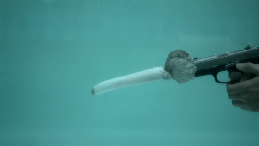 Must see: kogels onderwater in slow motion
