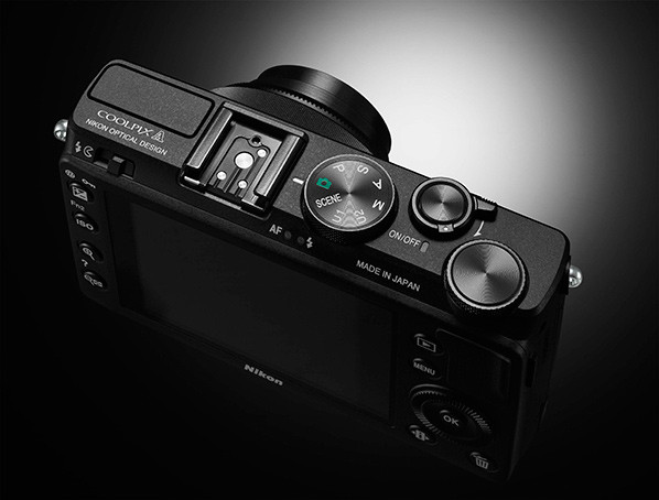 Nikon Coolpix A boven