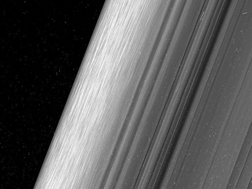 Prachtige beelden van ringen van Saturnus