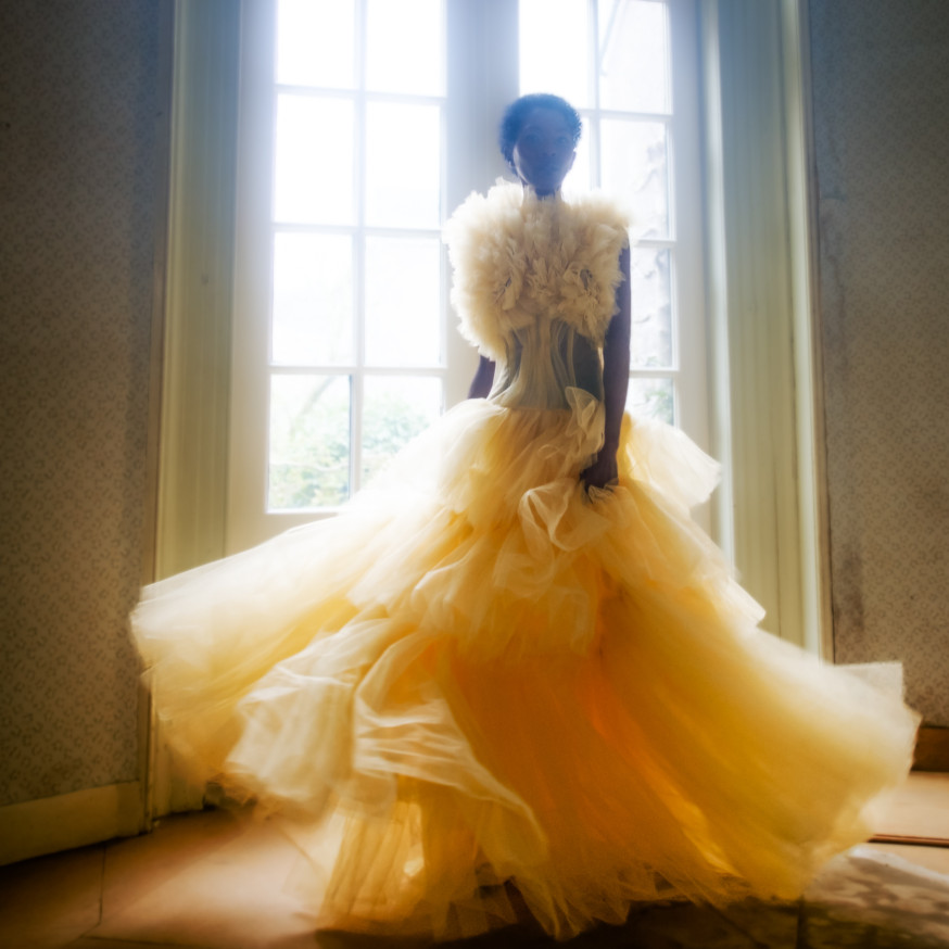 Hallo van je gluurbuur My AIdreams” met model Tinotenda Mushore en MUA Danny Jansen, assistentie door Yasmine Asha
