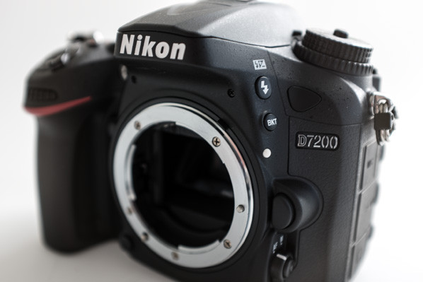 Nikon D7200 front