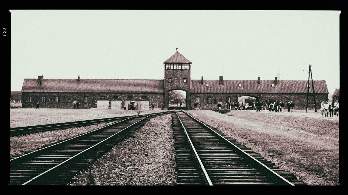 Compare And Contrast Auschwitz And Buna